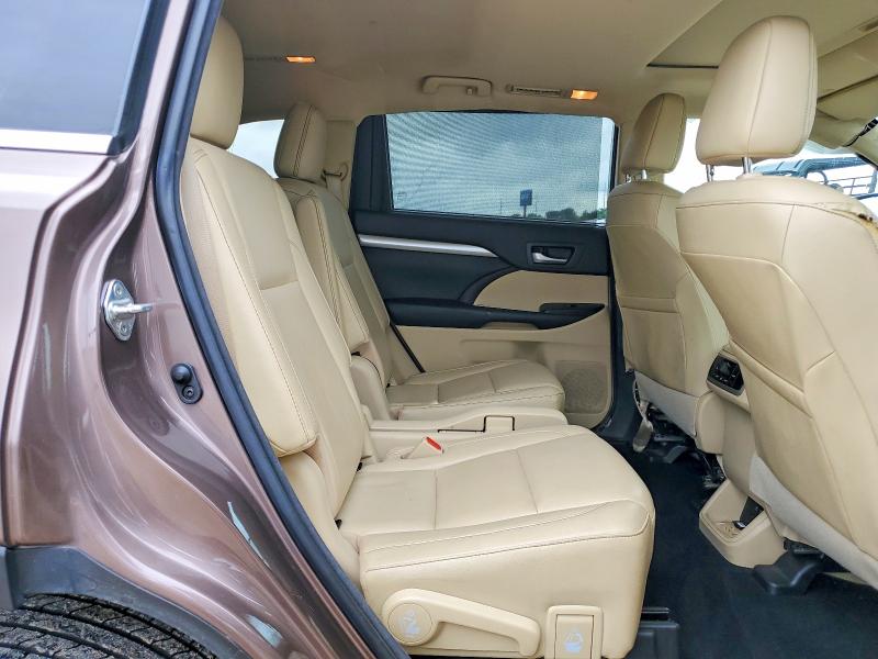 2018 Toyota Highlander მანქანა იყიდება აუქციონზე, vin: 5TDJZRFH8JS875059, აუქციონის ნომერი: 65174976