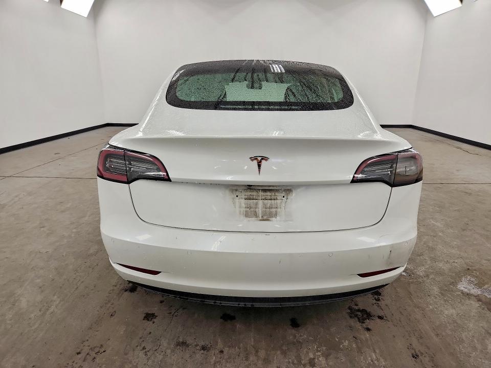 65931276 :رقم المزاد ، 5YJ3E1EAXNF288205 vin ، 2022 Tesla Model 3 مزاد بيع