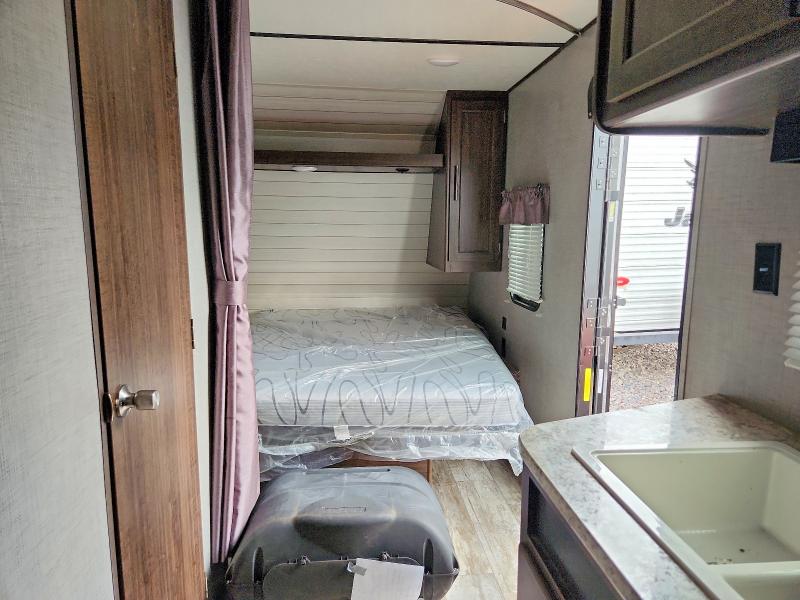 Продажа на аукционе авто 2019 Keystone Zinger, vin: 4YDT21129KS371112, номер лота: 62608066