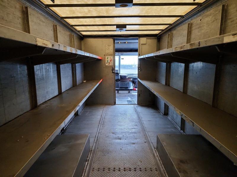 64240786 :رقم المزاد ، 4UZAARDUX8CZ59544 vin ، 2008 Freightliner Chassis مزاد بيع