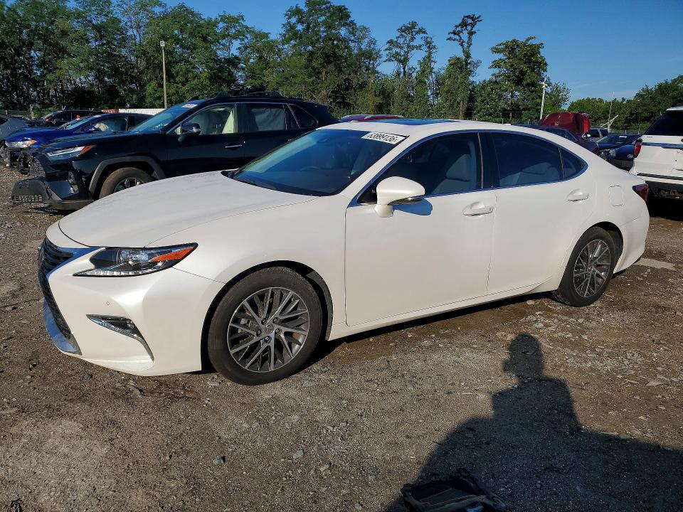 63899136 :رقم المزاد ، 58ABK1GG8HU057535 vin ، 2017 Lexus Es مزاد بيع