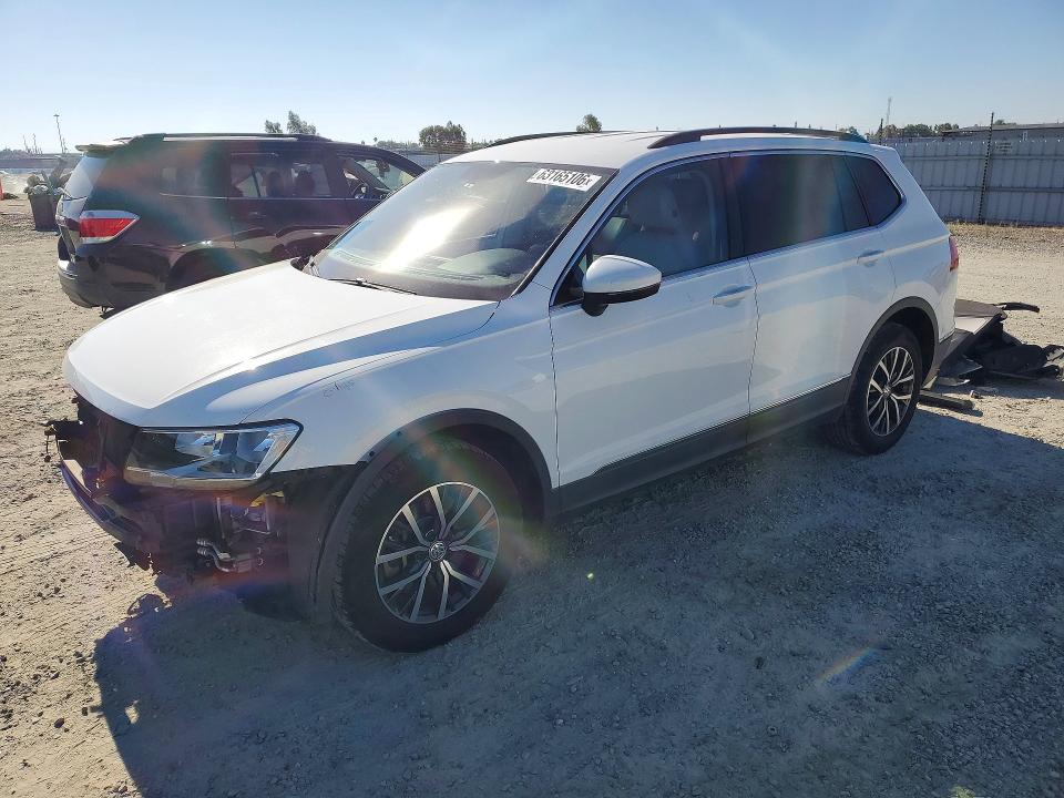 63165106 :رقم المزاد ، 3VV2B7AX6JM220217 vin ، 2018 Volkswagen Tiguan مزاد بيع