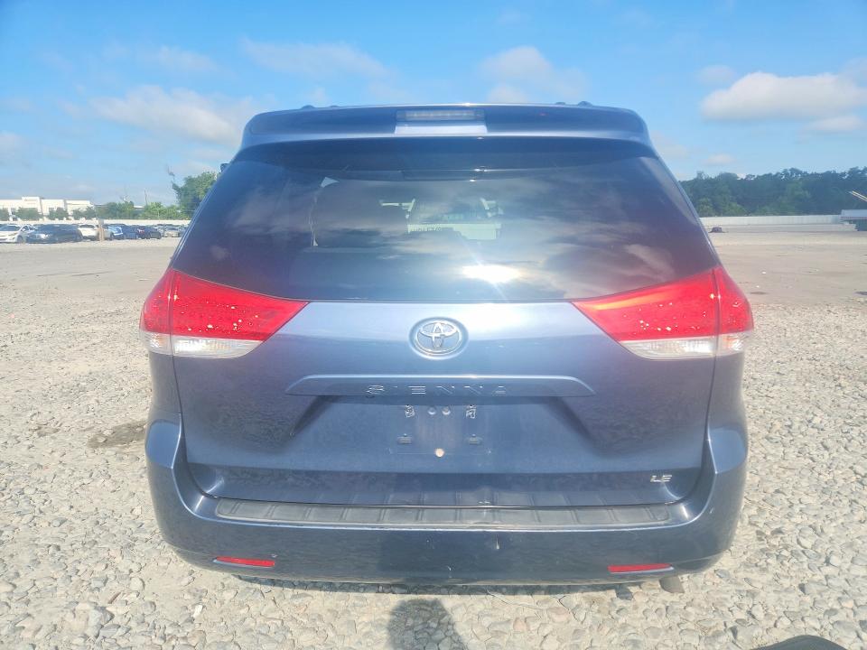 2014 Toyota Sienna მანქანა იყიდება აუქციონზე, vin: 5TDKK3DCXES451885, აუქციონის ნომერი: 64960506