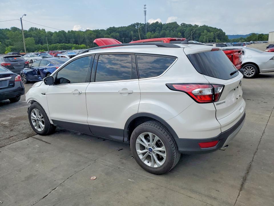 63522126 :رقم المزاد ، 1FMCU0HD5JUA41142 vin ، 2018 Ford Escape مزاد بيع