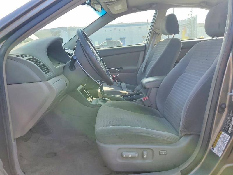 64486066 :رقم المزاد ، 4T1BE32K85U622545 vin ، 2005 Toyota Camry مزاد بيع