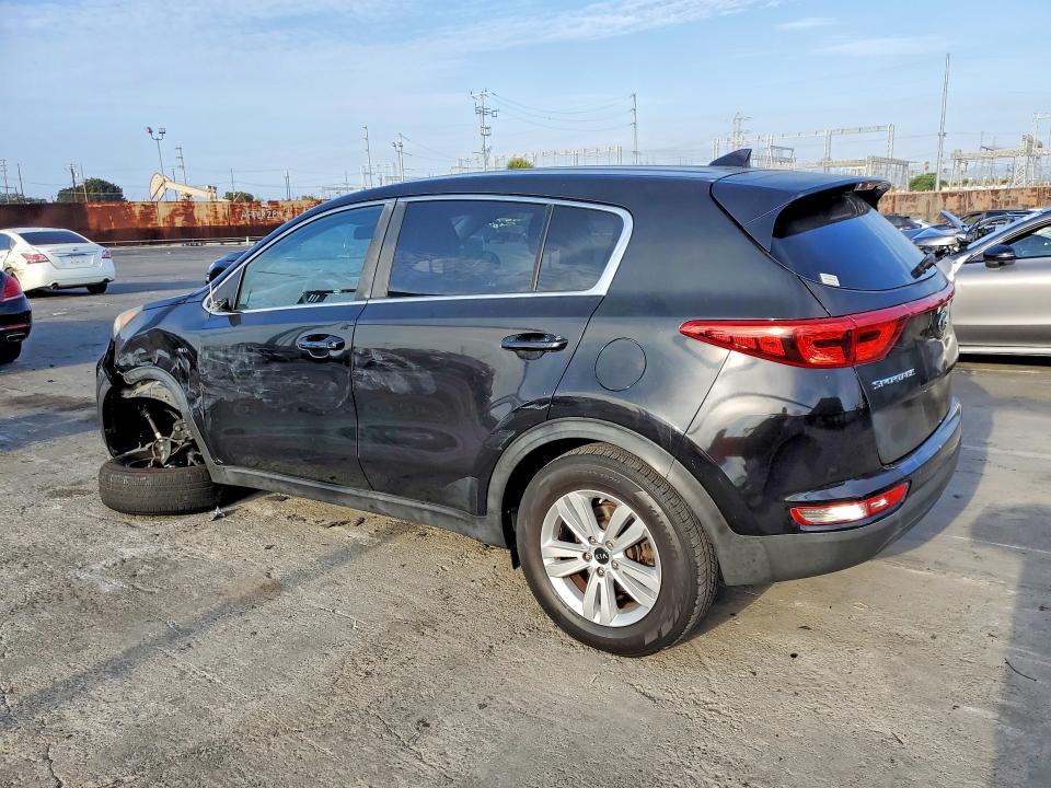 65008646 :رقم المزاد ، KNDPMCAC2H7185197 vin ، 2017 Kia Sportage مزاد بيع