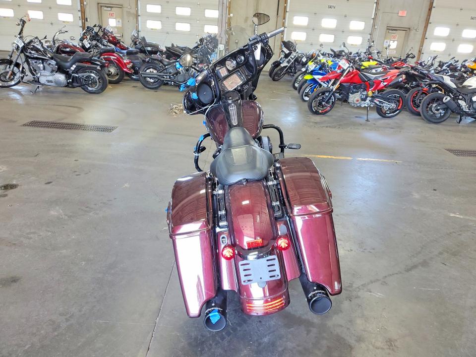 66915556 :رقم المزاد ، 1HD1KRC1XJB631821 vin ، 2018 Harley-davidson Flhxs مزاد بيع