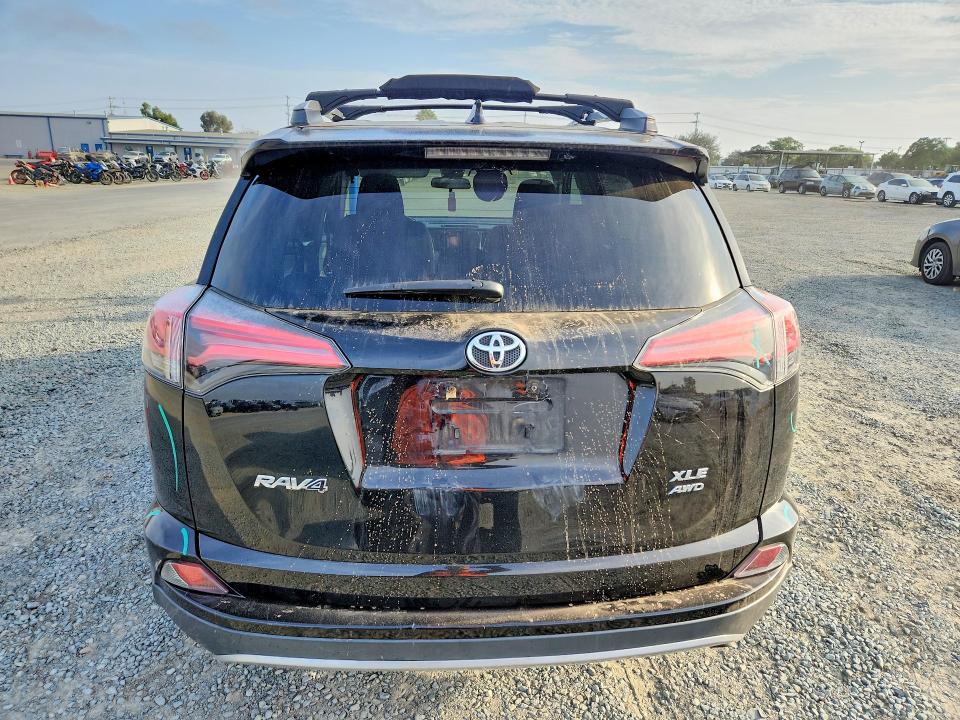64241516 :رقم المزاد ، 2T3RFREV9HW605642 vin ، 2017 Toyota Rav4 مزاد بيع