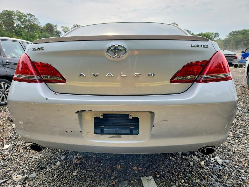 65632566 :رقم المزاد ، 4T1BK36B58U265672 vin ، 2008 Toyota Avalon مزاد بيع