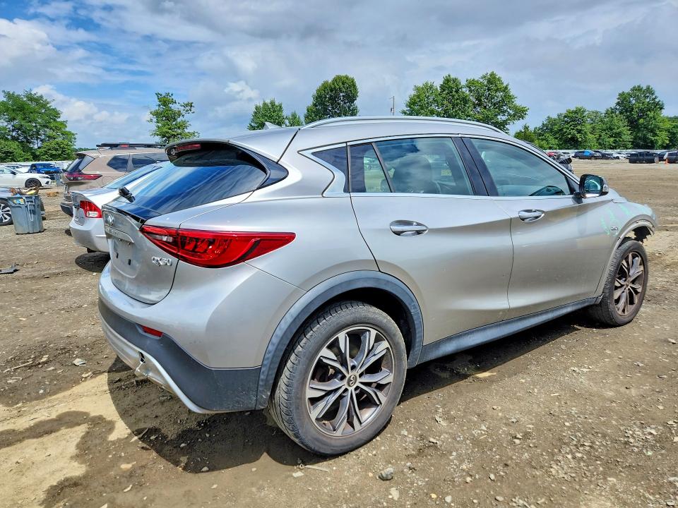 63738656 :رقم المزاد ، SJKCH5CR1HA033119 vin ، 2017 Infiniti Qx30 مزاد بيع