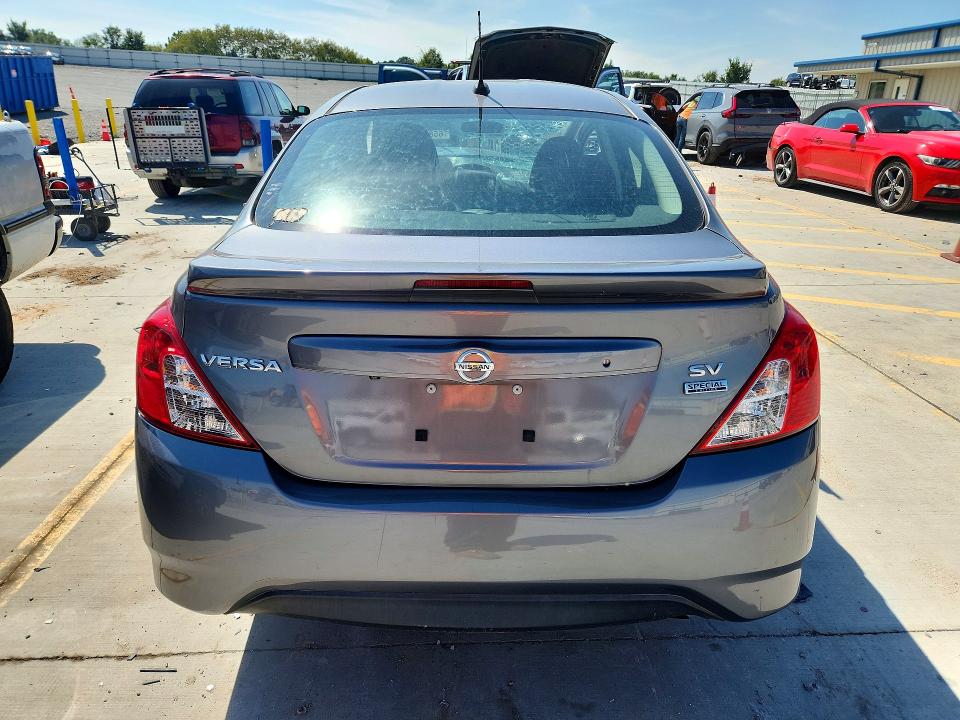 Продажа на аукционе авто 2018 Nissan Versa, vin: 3N1CN7AP7JL826161, номер лота: 65881156