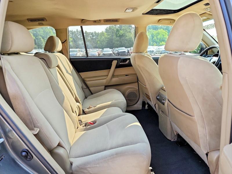 64607606 :رقم المزاد ، 5TDBK3EHXCS116200 vin ، 2012 Toyota Highlander مزاد بيع