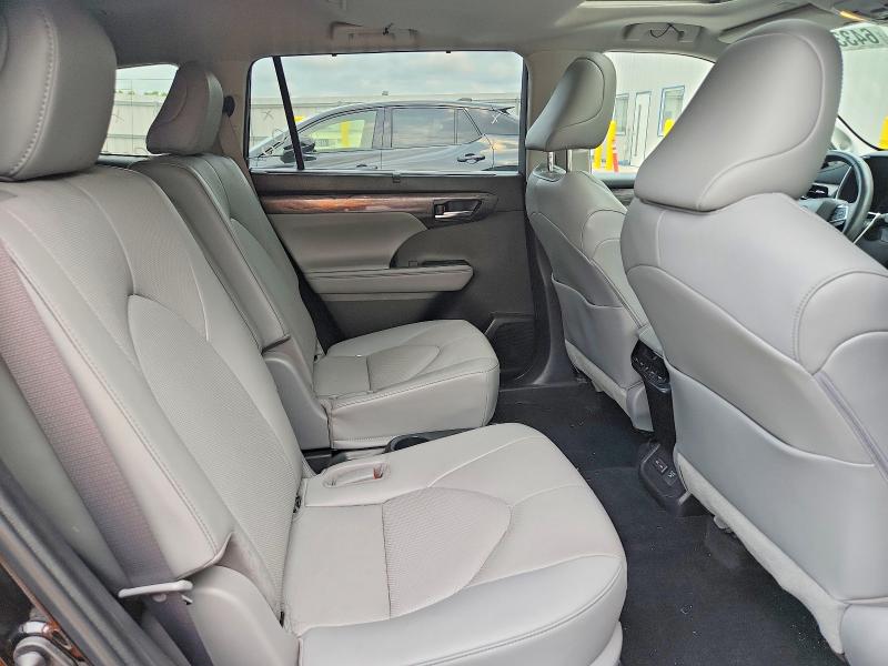 64333436 :رقم المزاد ، 5TDXBRCH2PS573326 vin ، 2023 Toyota Highlander Hybrid مزاد بيع