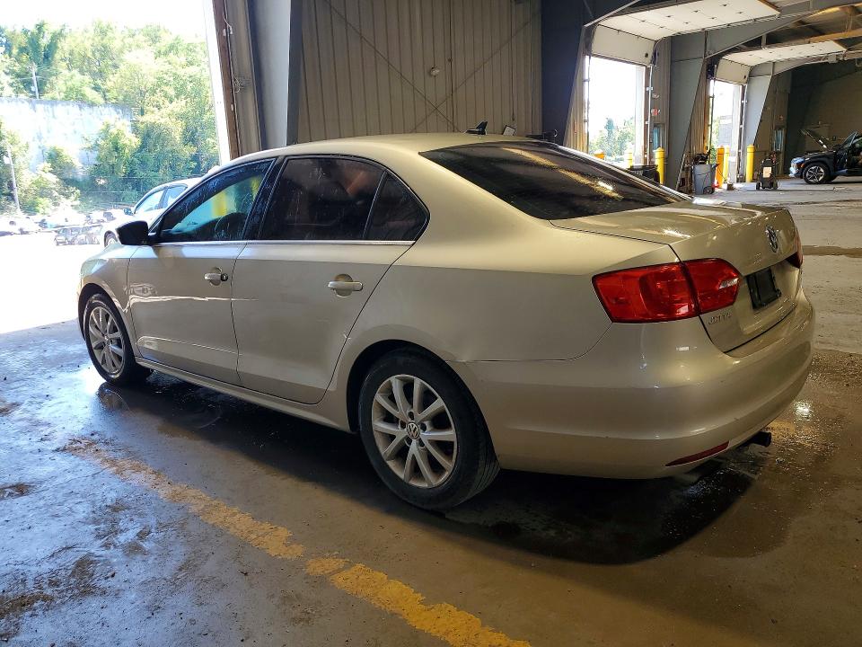 63680586 :رقم المزاد ، 3VWD17AJ5EM235106 vin ، 2014 Volkswagen Jetta مزاد بيع