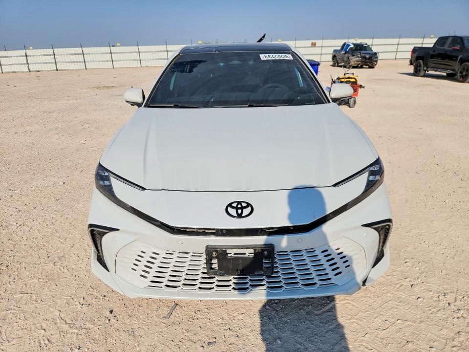 64323036 :رقم المزاد ، 4T1DBADK0SU513415 vin ، 2025 Toyota Camry مزاد بيع