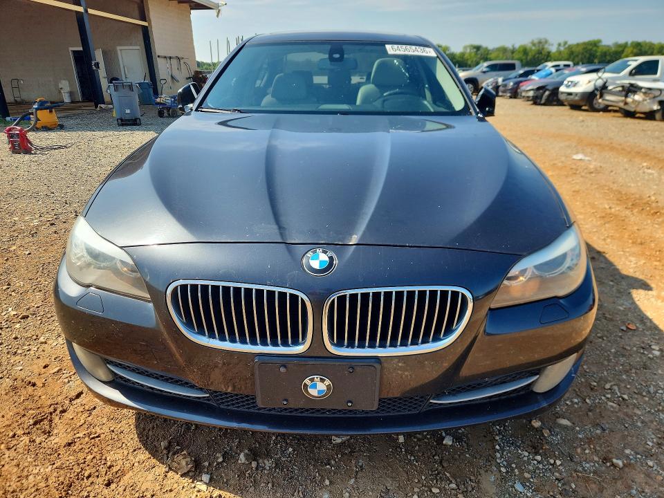 64565436 :رقم المزاد ، WBAFR1C5XBDS36774 vin ، 2011 Bmw 528 مزاد بيع