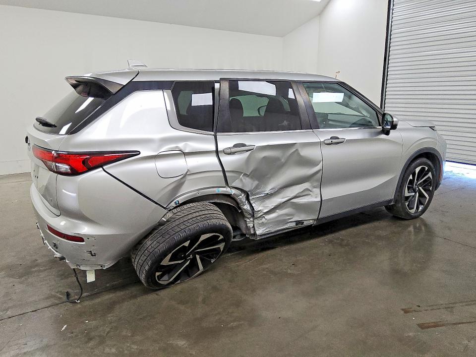 63355246 :رقم المزاد ، JA4J3UA81NZ026756 vin ، 2022 Mitsubishi Outlander مزاد بيع