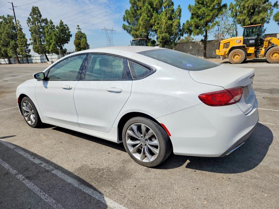 64146136 :رقم المزاد ، 1C3CCCBB7FN746921 vin ، 2015 Chrysler 200 مزاد بيع