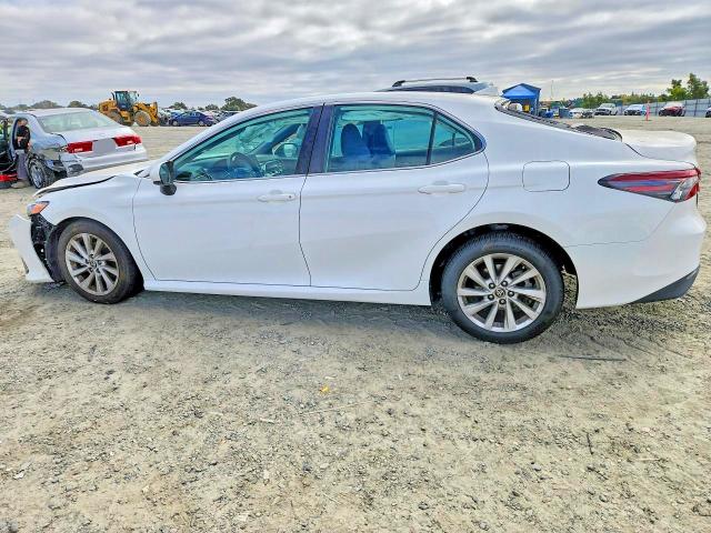 Продаж на аукціоні авто 2022 Toyota Camry, vin: 4T1C11AK8NU027183, номер лоту: 64507336