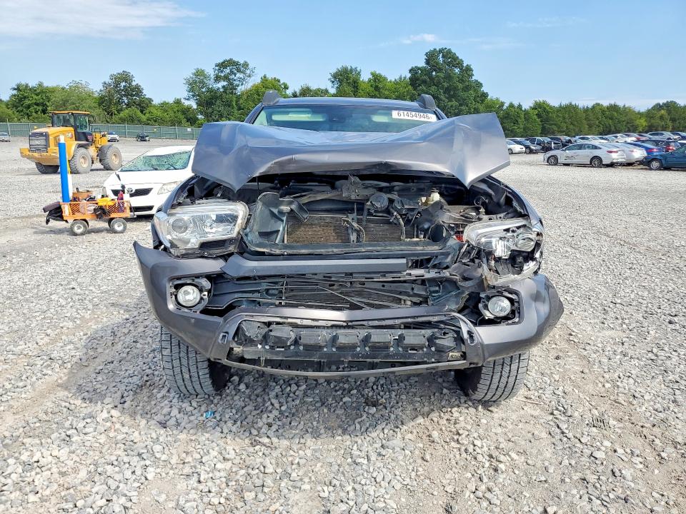61454946 :رقم المزاد ، 5TFCZ5AN8MX277552 vin ، 2021 Toyota Tacoma مزاد بيع