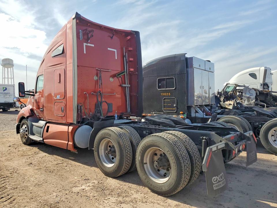 67165136 :رقم المزاد ، 1XKYDP9X8LJ342427 vin ، 2020 Kenworth Construction مزاد بيع