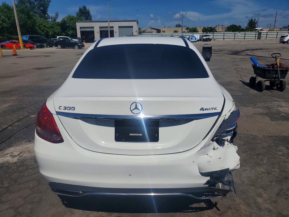 2016 Mercedes-benz C მანქანა იყიდება აუქციონზე, vin: 55SWF4KB1GU135139, აუქციონის ნომერი: 64473436