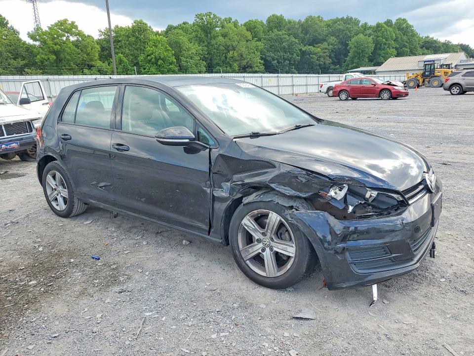 65240416 :رقم المزاد ، 3VW217AU4HM027921 vin ، 2017 Volkswagen Golf مزاد بيع