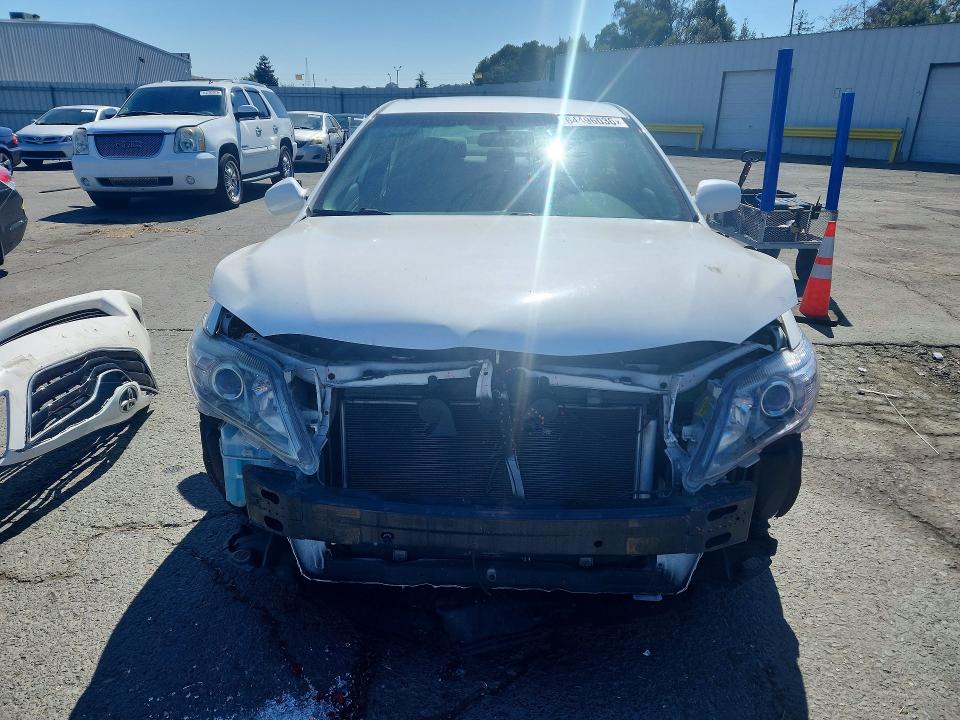 64496036 :رقم المزاد ، 4T4BF3EKXBR132974 vin ، 2011 Toyota Camry مزاد بيع