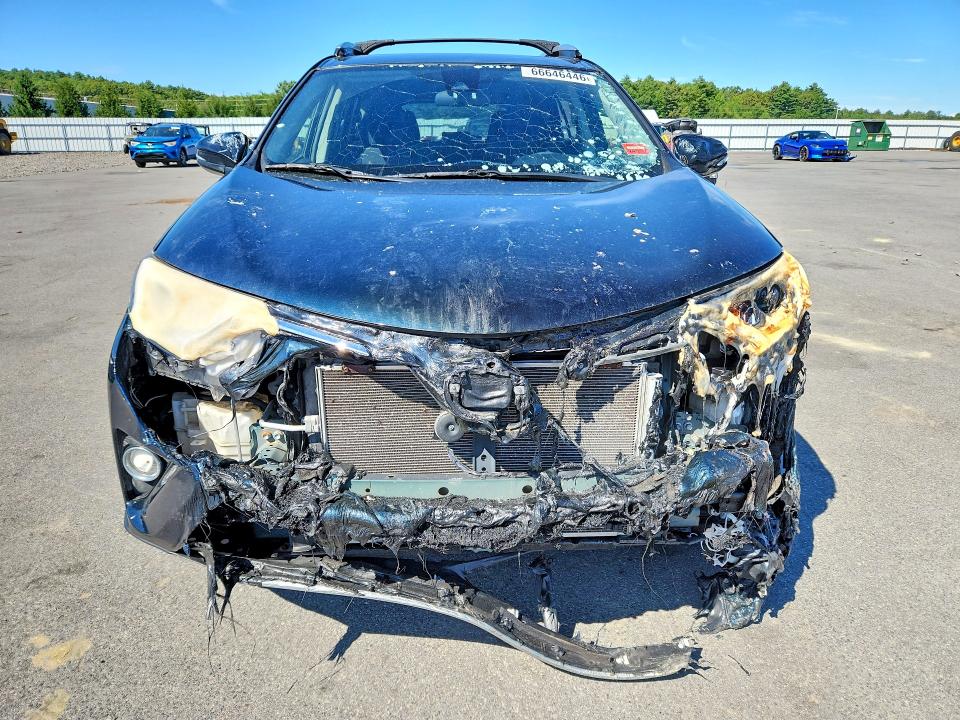 66646446 :رقم المزاد ، JTMRFREV0JJ731277 vin ، 2018 Toyota Rav4 مزاد بيع