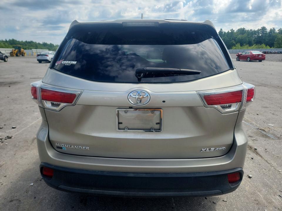 64371046 :رقم المزاد ، 5TDJKRFH0FS114232 vin ، 2015 Toyota Highlander مزاد بيع