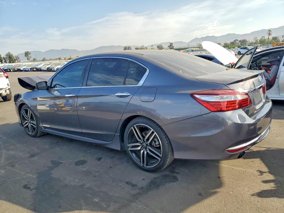 Продаж на аукціоні авто 2017 Honda Accord, vin: 1HGCR2F5XHA043818, номер лоту: 64648766