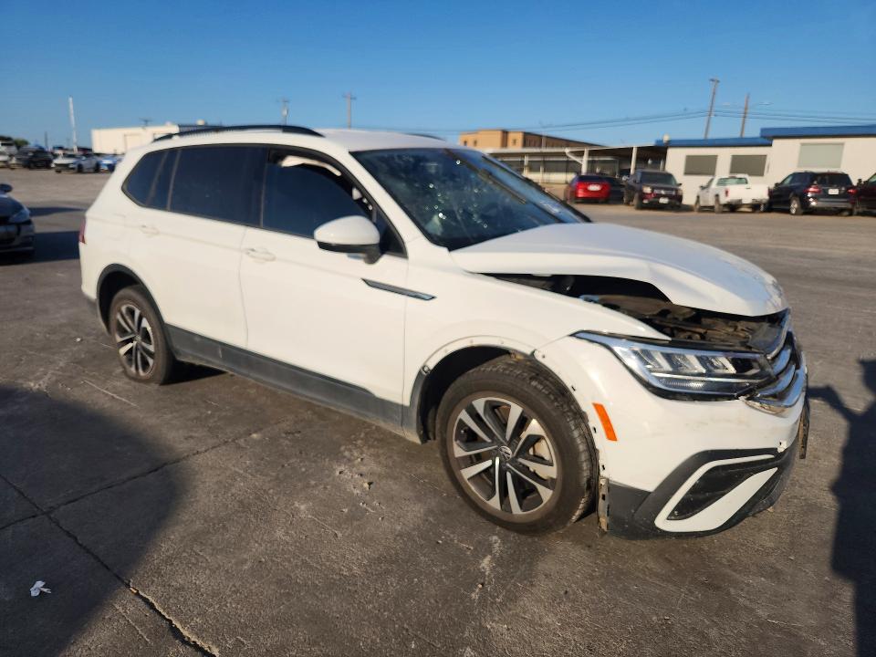2022 Volkswagen Tiguan მანქანა იყიდება აუქციონზე, vin: 3VV1B7AX8NM143576, აუქციონის ნომერი: 66205456