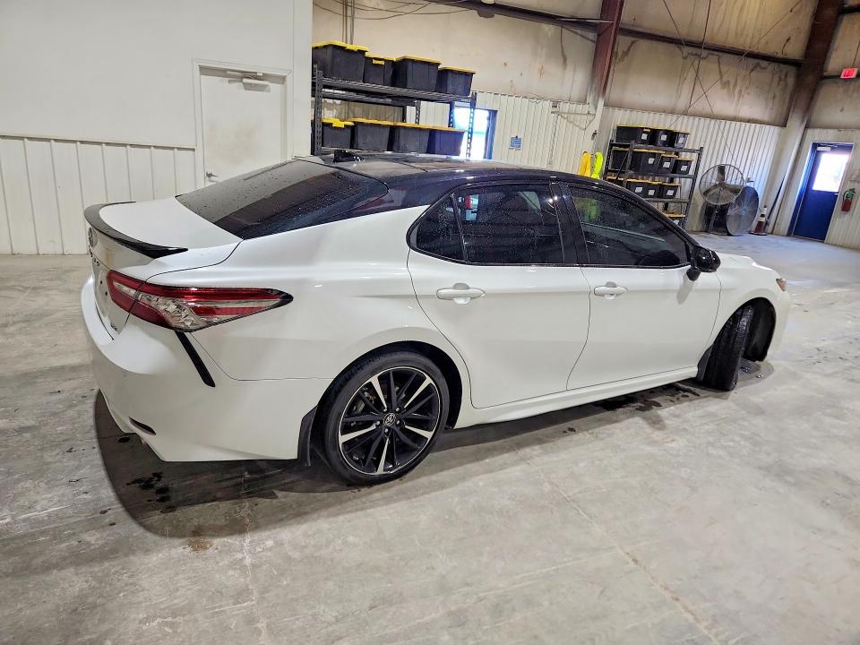 2019 Toyota Camry მანქანა იყიდება აუქციონზე, vin: 4T1B61HK4KU167715, აუქციონის ნომერი: 64978986