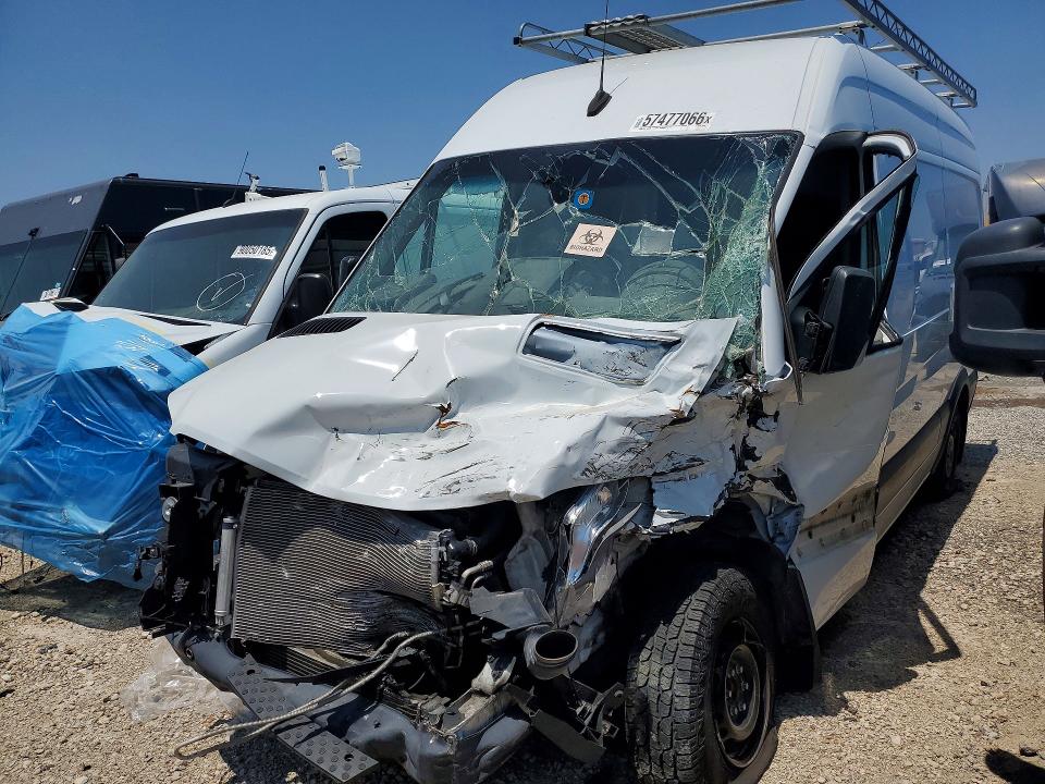 57477066 :رقم المزاد ، WD3PE7CD3HP576279 vin ، 2017 Mercedes-benz Sprinter مزاد بيع