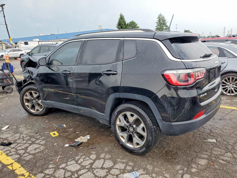 64298136 :رقم المزاد ، 3C4NJDCB1JT222851 vin ، 2018 Jeep Compass مزاد بيع