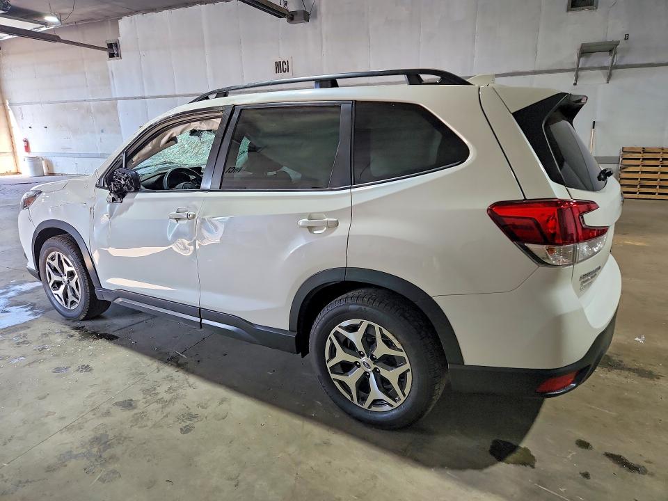 2022 Subaru Forester მანქანა იყიდება აუქციონზე, vin: JF2SKAEC4NH493848, აუქციონის ნომერი: 63476876