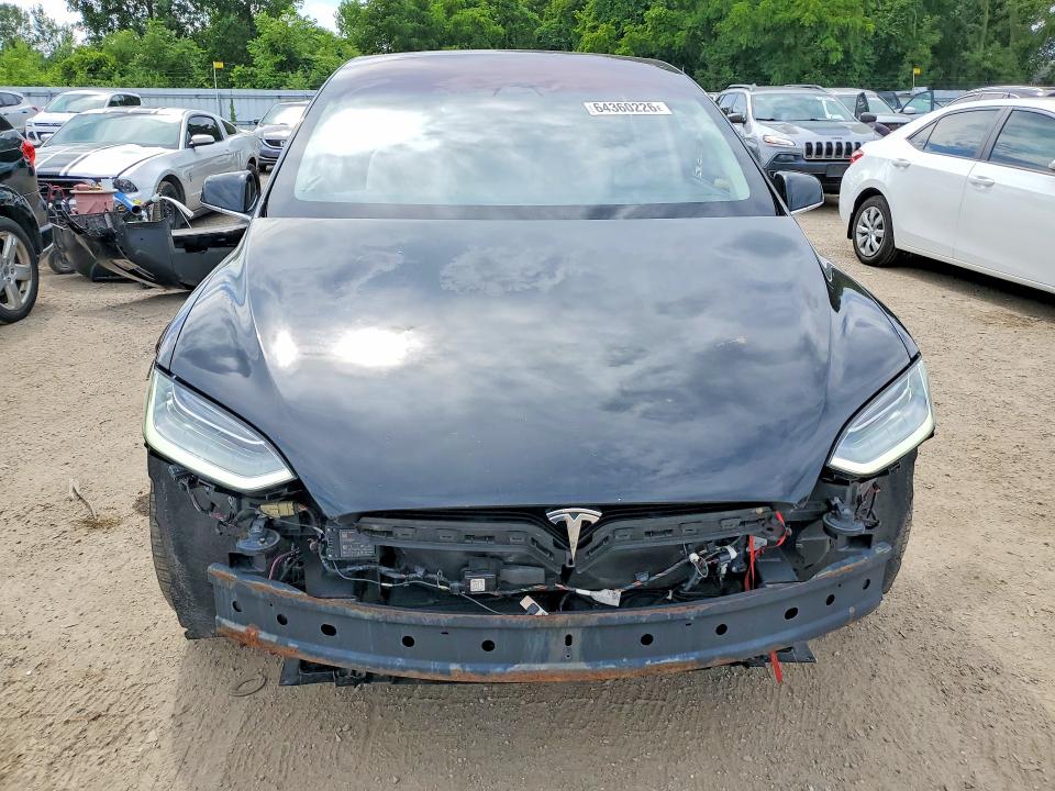 Продажа на аукционе авто 2017 Tesla Model X, vin: 5YJXCAE2XHF075727, номер лота: 64360226