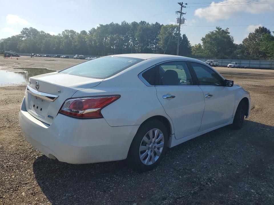 2013 Nissan Altima მანქანა იყიდება აუქციონზე, vin: 1N4AL3AP1DC106668, აუქციონის ნომერი: 65223136