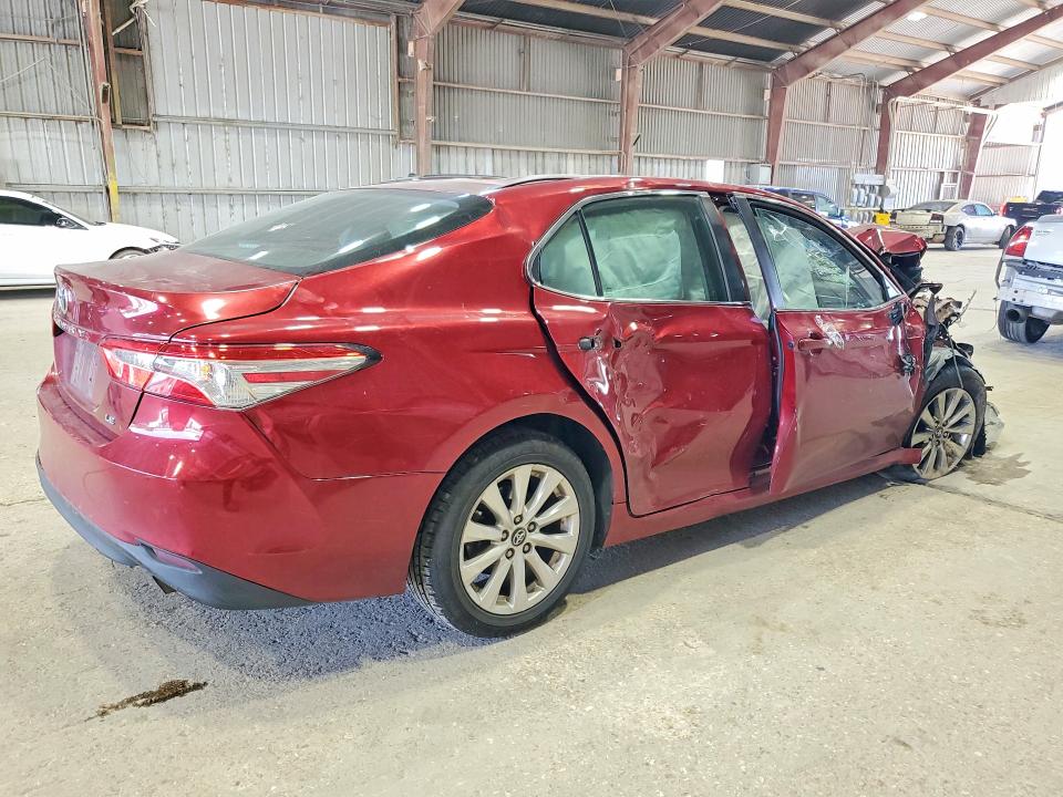 2018 Toyota Camry მანქანა იყიდება აუქციონზე, vin: 4T1B11HK0JU525826, აუქციონის ნომერი: 66097466
