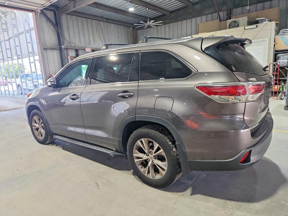 65546286 :رقم المزاد ، 5TDKKRFH1FS063022 vin ، 2015 Toyota Highlander مزاد بيع