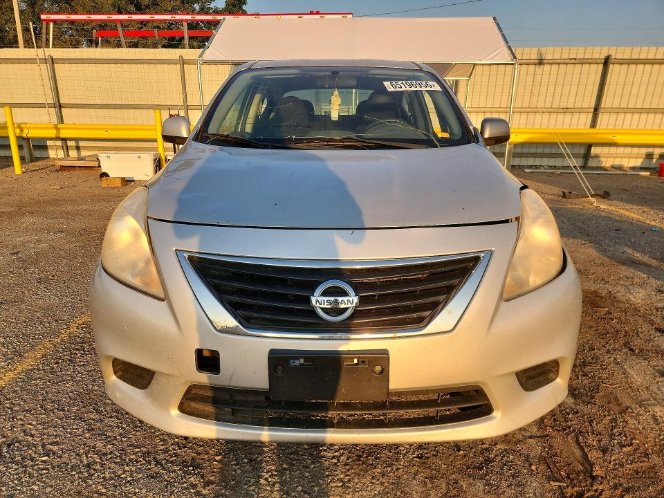 65196956 :رقم المزاد ، 3N1CN7AP6EK465310 vin ، 2014 Nissan Versa مزاد بيع