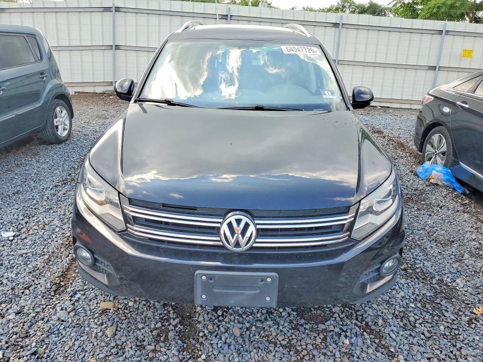 64047726 :رقم المزاد ، WVGBV7AX6GW588262 vin ، 2016 Volkswagen Tiguan مزاد بيع