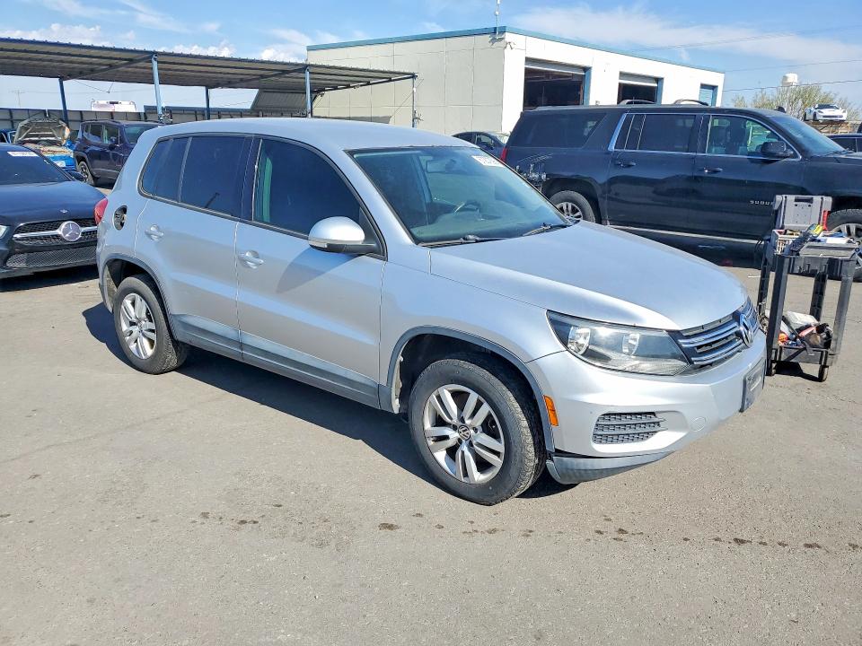 67207896 :رقم المزاد ، WVGBV3AX2EW541820 vin ، 2014 Volkswagen Tiguan مزاد بيع