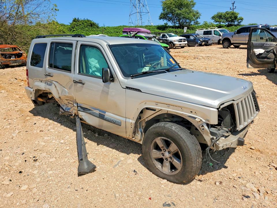 2009 Jeep Liberty მანქანა იყიდება აუქციონზე, vin: 1J8GP28KX9W546660, აუქციონის ნომერი: 66272646