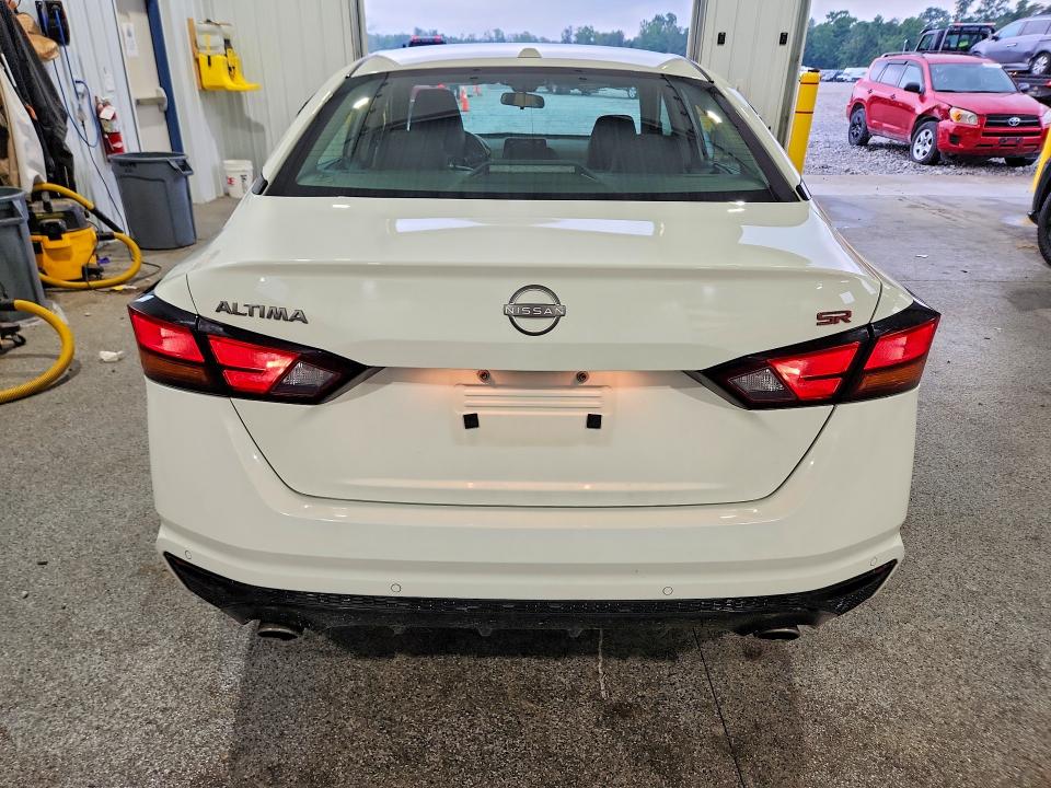 64122336 :رقم المزاد ، 1N4BL4CV3PN367458 vin ، 2023 Nissan Altima مزاد بيع