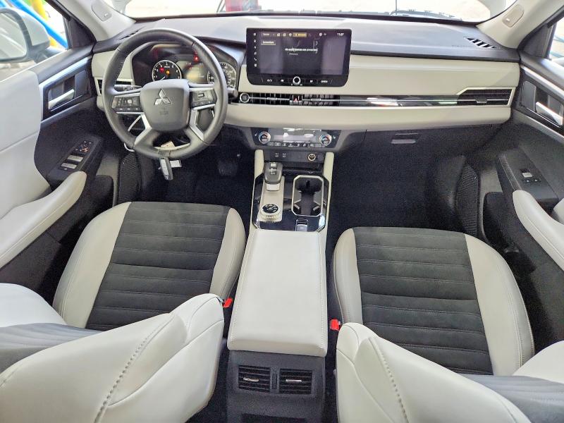64243256 :رقم المزاد ، JA4J3VA85SZ025515 vin ، 2025 Mitsubishi Outlander مزاد بيع