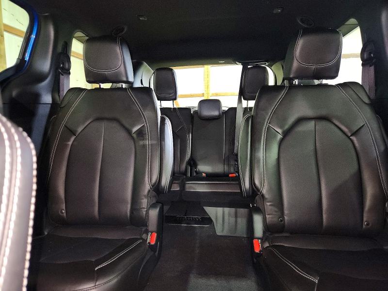 65148726 :رقم المزاد ، 2C4RC1BGXVR586881 vin ، 2027 Chrysler Pacifica مزاد بيع