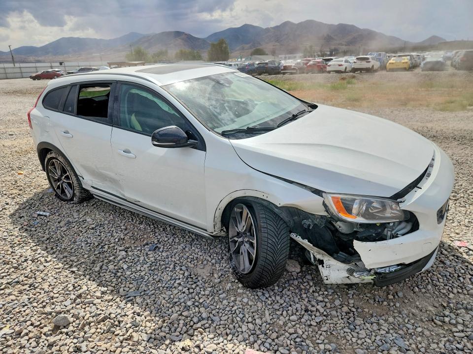 66615246 :رقم المزاد ، YV440MWK2J2057725 vin ، 2018 Volvo V60 Cross Country مزاد بيع