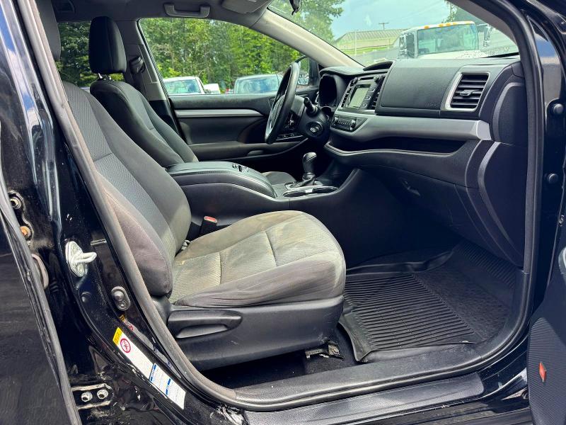 Продажа на аукционе авто 2018 Toyota Highlander, vin: 5TDBZRFH5JS850690, номер лота: 63798756