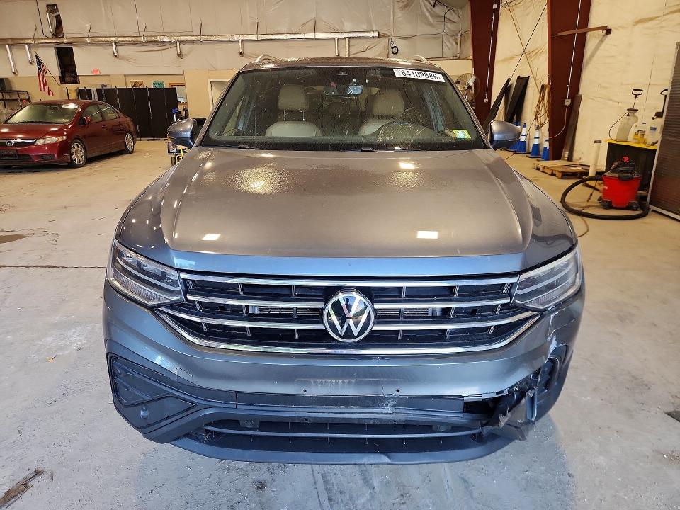 2022 Volkswagen Tiguan მანქანა იყიდება აუქციონზე, vin: 3VV2B7AX4NM005201, აუქციონის ნომერი: 64109886